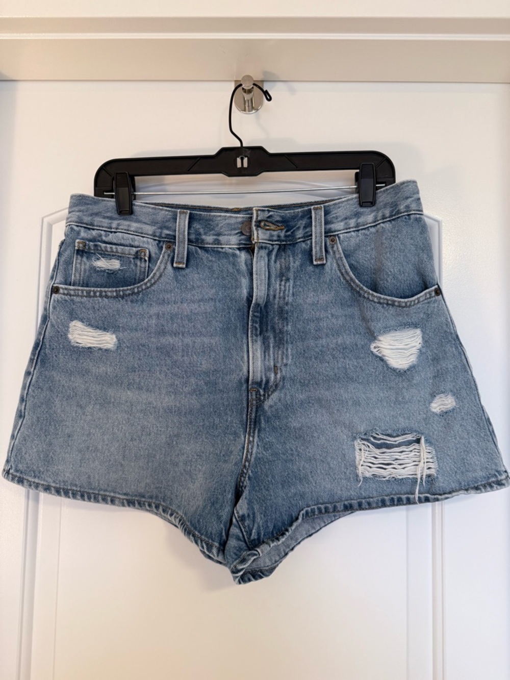 Levi’s high waisted mom shorts size 31 Normcore Summer Distressed Grunge